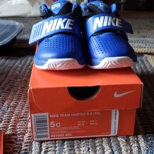 Nike Team Hustle D